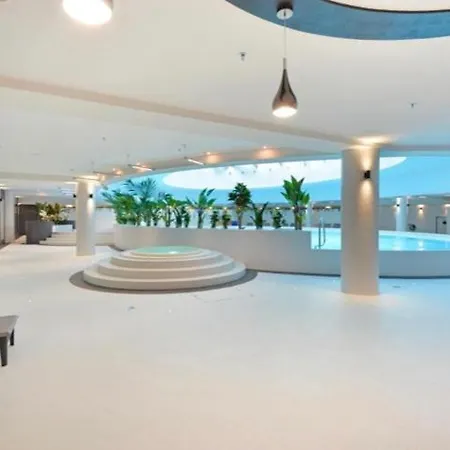 Hanza Tower Lux With Sauna & Pool & Jacusi Apartment *